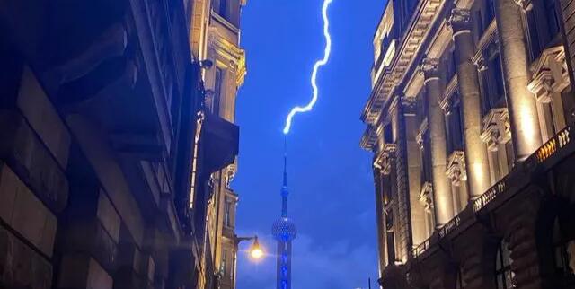 必一网页版登录入口防雷解析上海东方明珠“接闪”